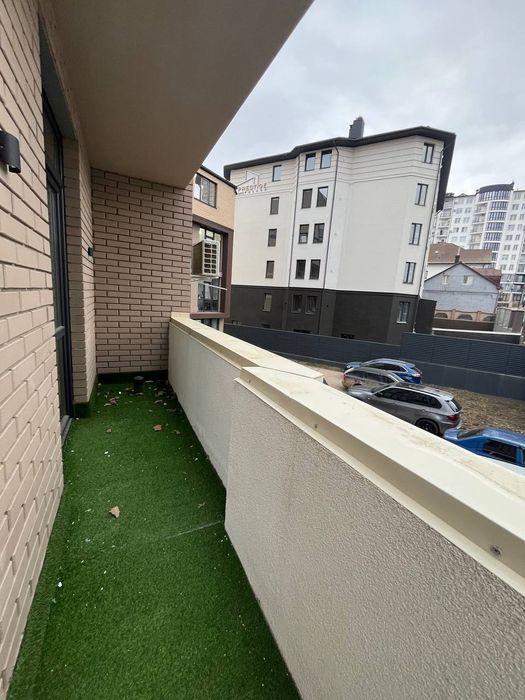 Здається 2кімн. Новобудова з терасою та паркінгом  паркова зона