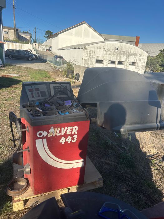 Máquina desmontar pneus e calibrar