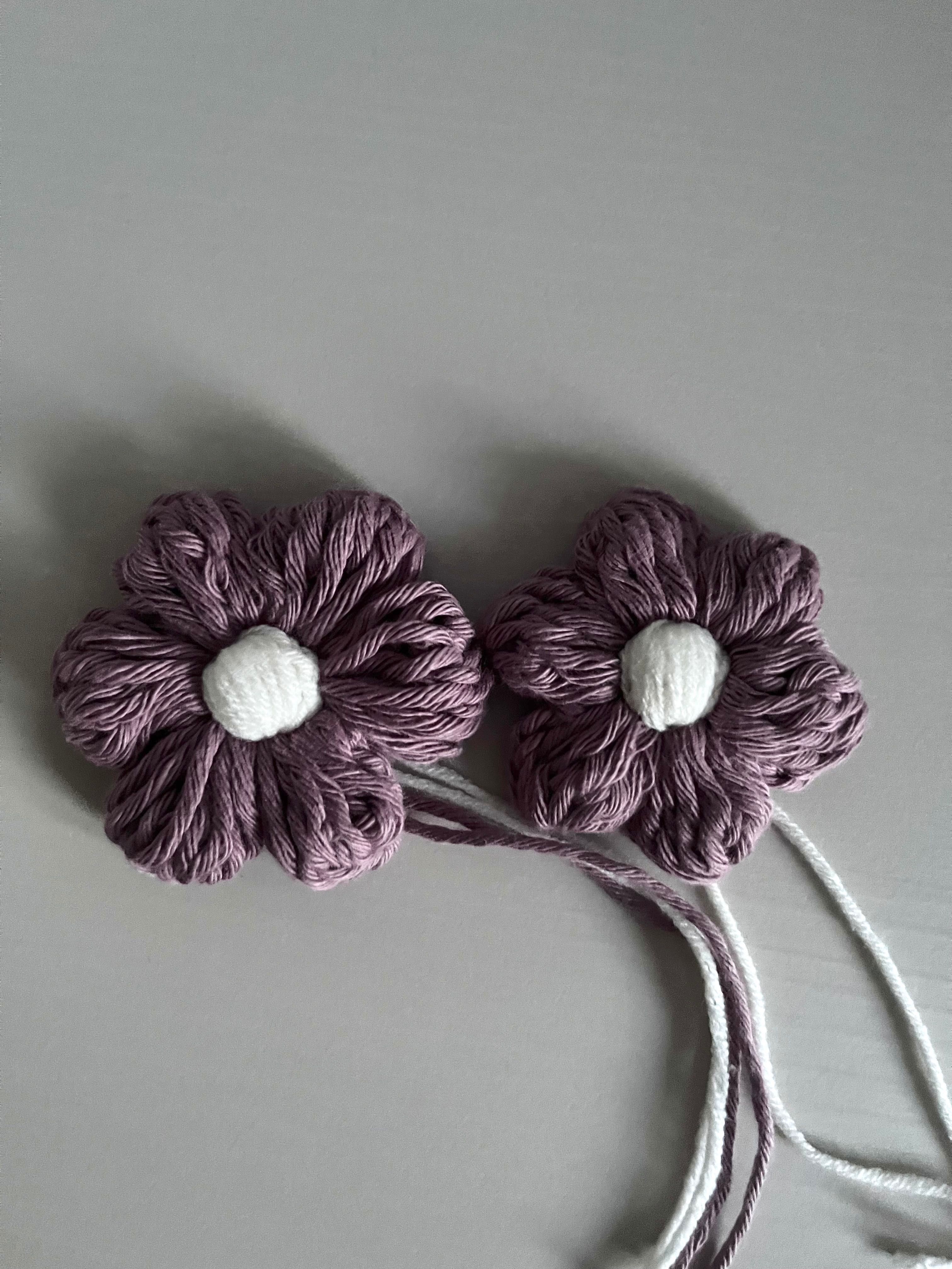 Kwiatki robione na szydełku z włóczki 3D brudny róż bawełna zestaw