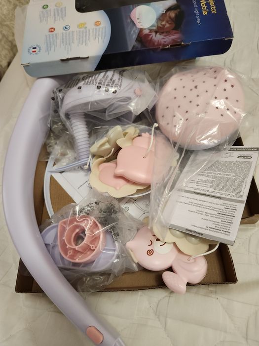 Мобіль музичний INFANTINO з проектором 3 в 1, рожевий