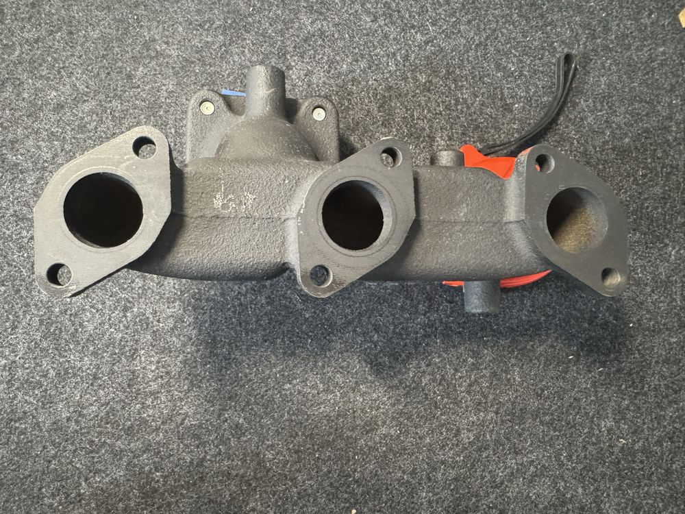 Випускний колектор Bobcat MT-55, Kubota D902 1G962-12310