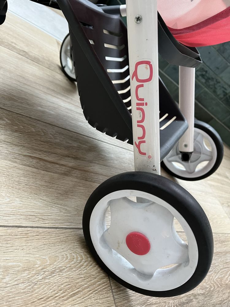 Wozek do lalki dla dziecka  marki quinny