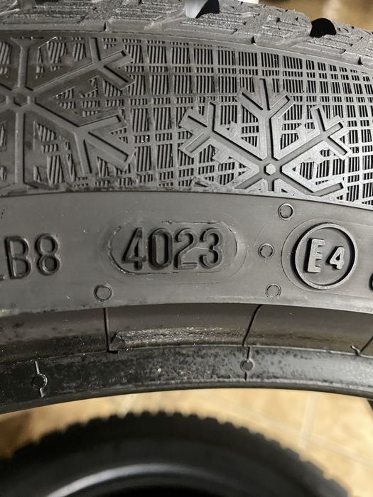 235/45/18 98V Continental Winter Contact TS860S