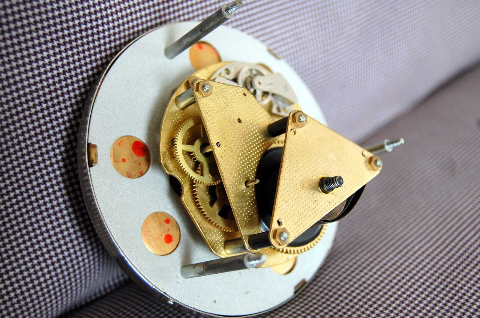 Zegar Majak kryształ. Cyferblat wraz z mechanizmem.