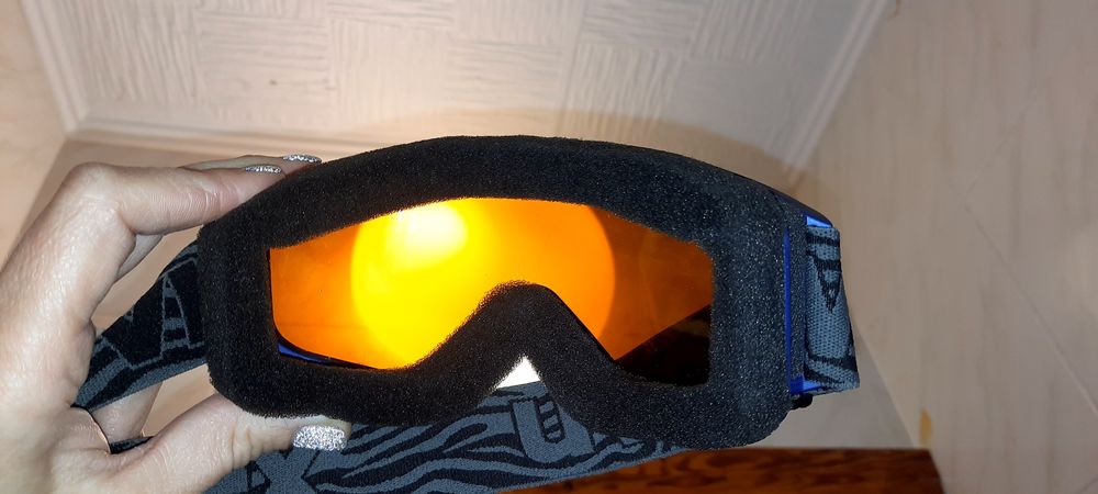 Фірмова лижна (підліткова) маска Uvex