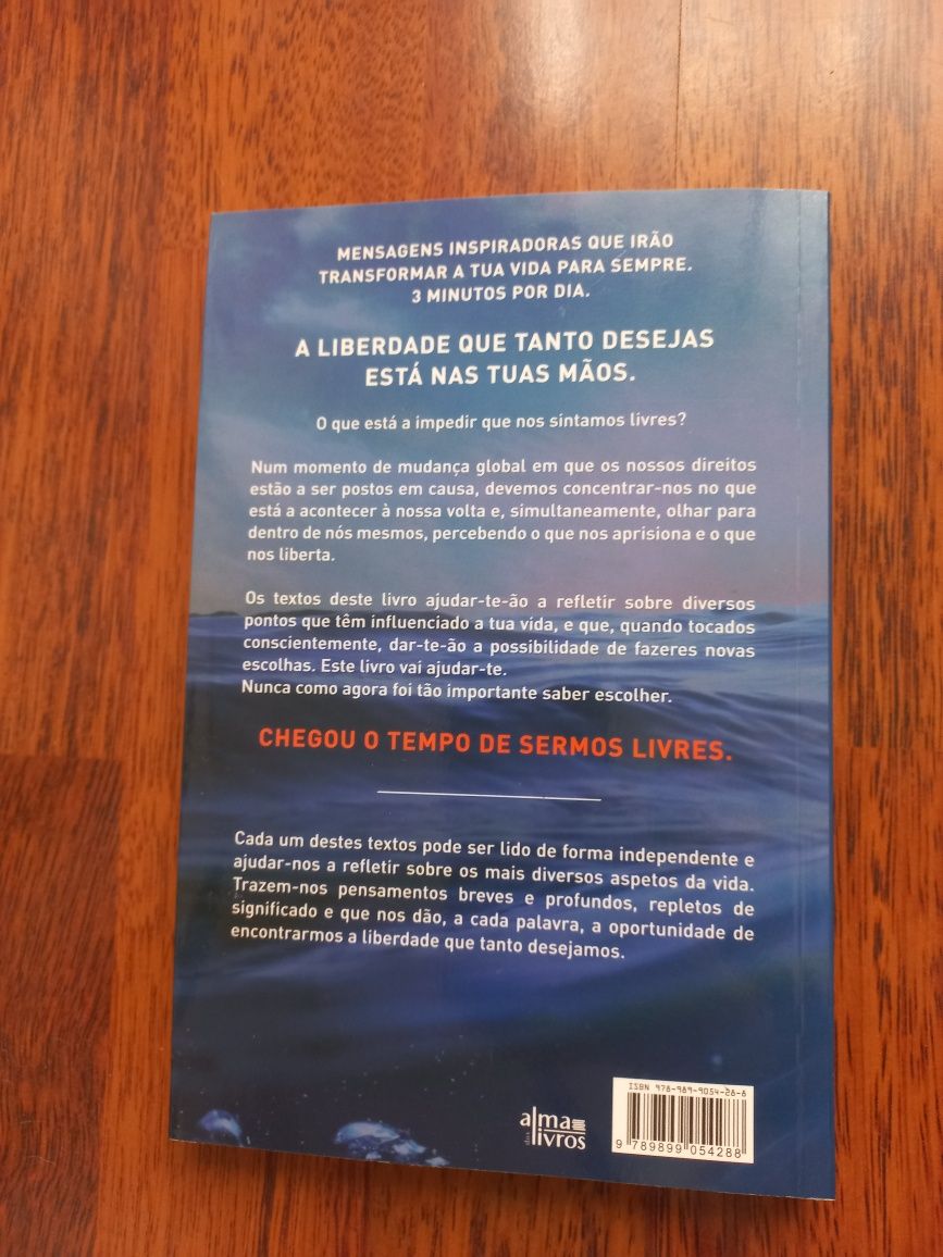 Vendo livro: A Liberdade de Mário Caetano