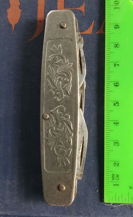 Ножи складные туристические разного вида