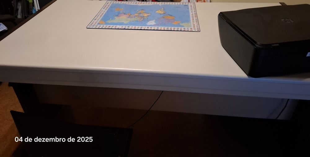 Secretária para escritório