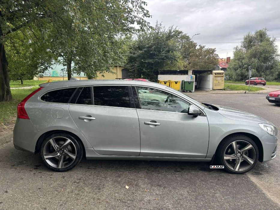 Volvo V60 R-design 2,0 diesel 5 cylindrów Automat Zamiana