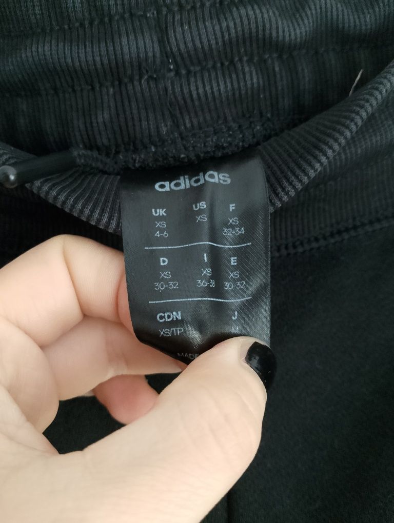 Spodnie dresowe Adidas dresy męskie chłopięce XS S czarne