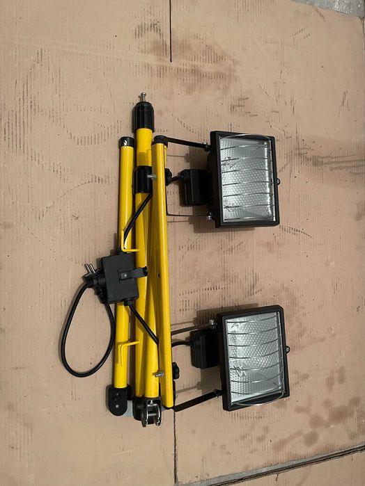 Lampa halogenowa 2x500W na statywie