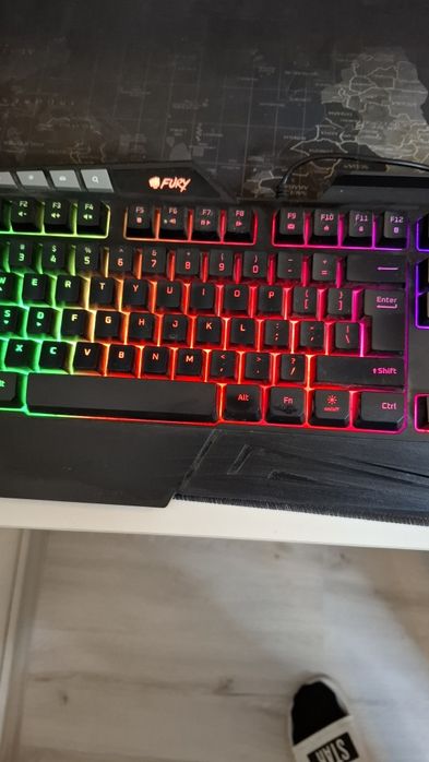 Klawiatura dla gracza Fury Skyrider świecącą duża