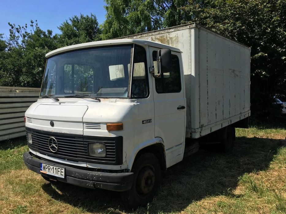 Mercedes-Benz 407D  Mercedes Benz 407D kontener izoterma