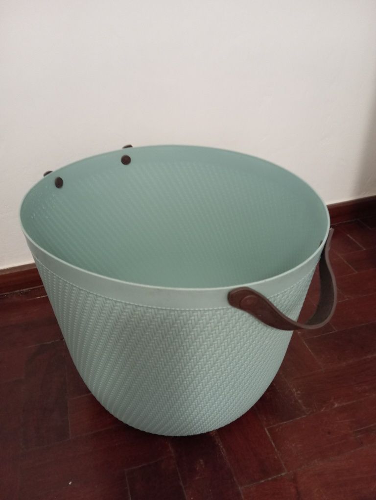 Cesto de Roupa ou Arrumação
