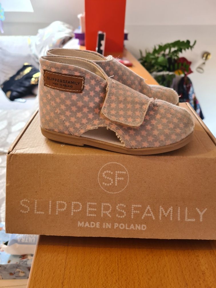 Kapcie slippers family r. 27