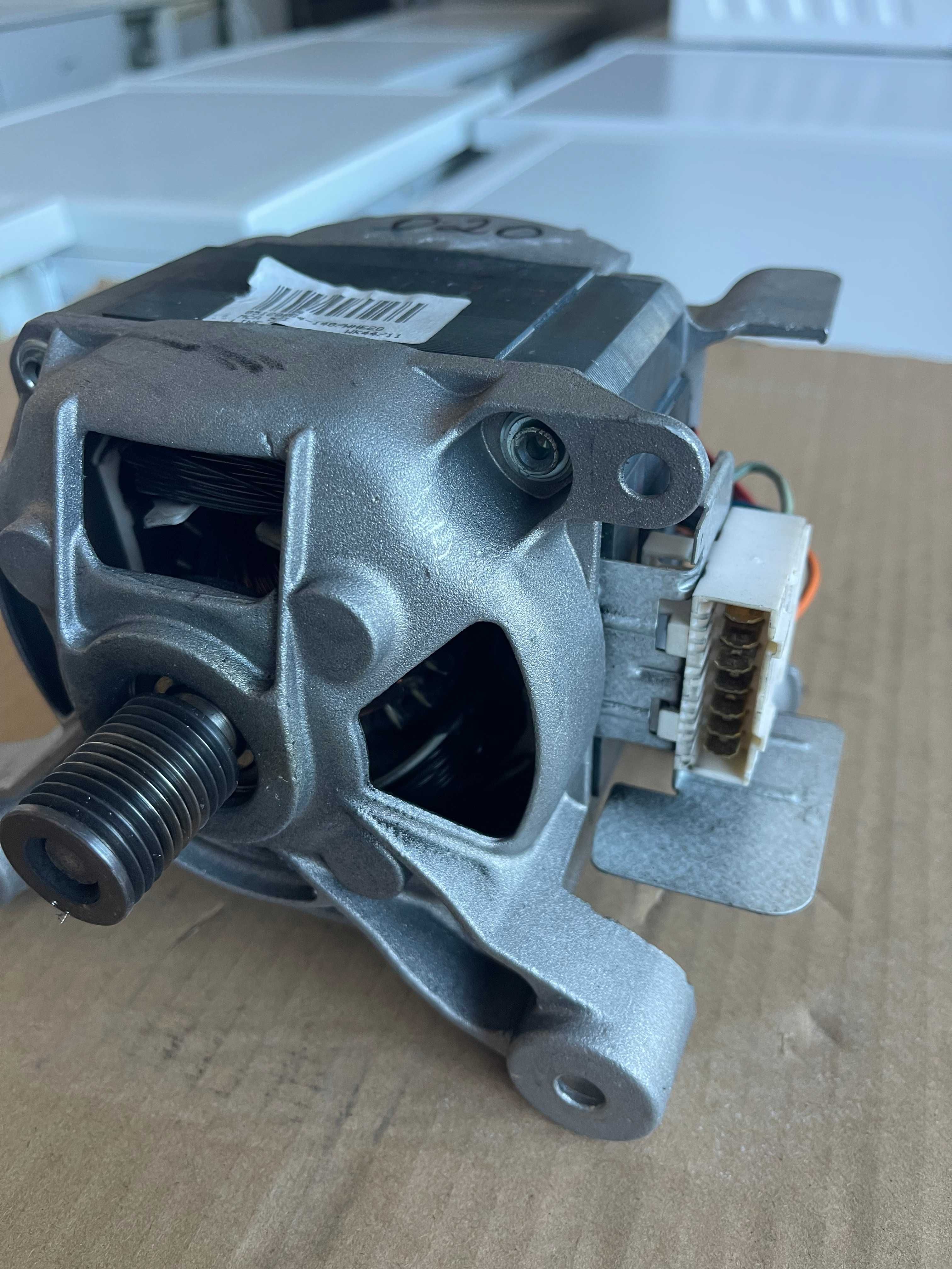 Silnik Whirpool MCA 52/64-148/WHE28