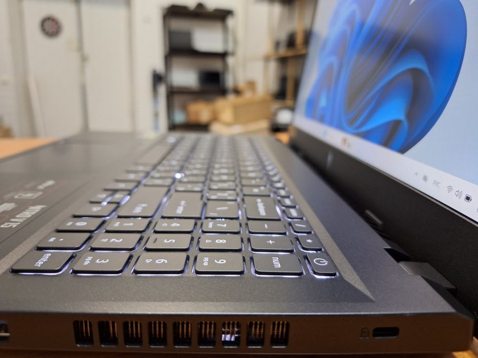 Acer Nitro V 15 ANV15-41 Ryzen 5 7535HS RTX 3050 6Gb DDR5 16Gb SSD 512