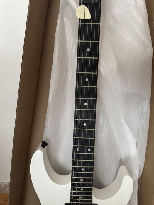 Guitarra Elétrica Jackson Nova, apenas 5h de uso!