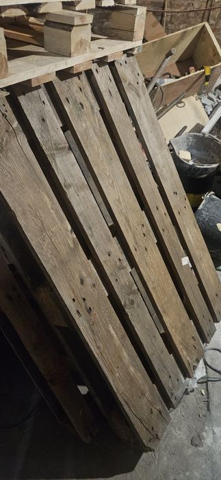 Paleta 120x80 , ilość okolo 100 sztuk