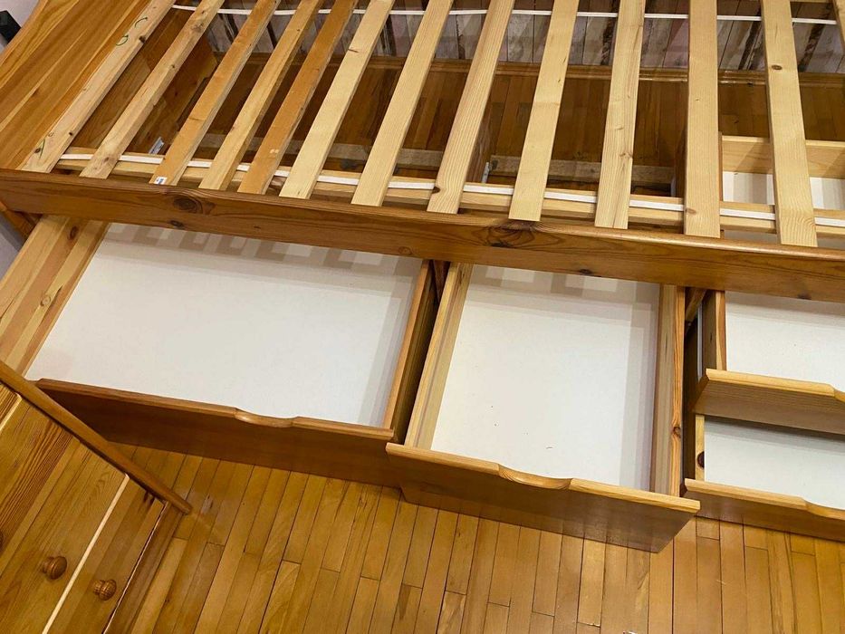 Łóżko drewniane z szufladami 90x200 z materacem
