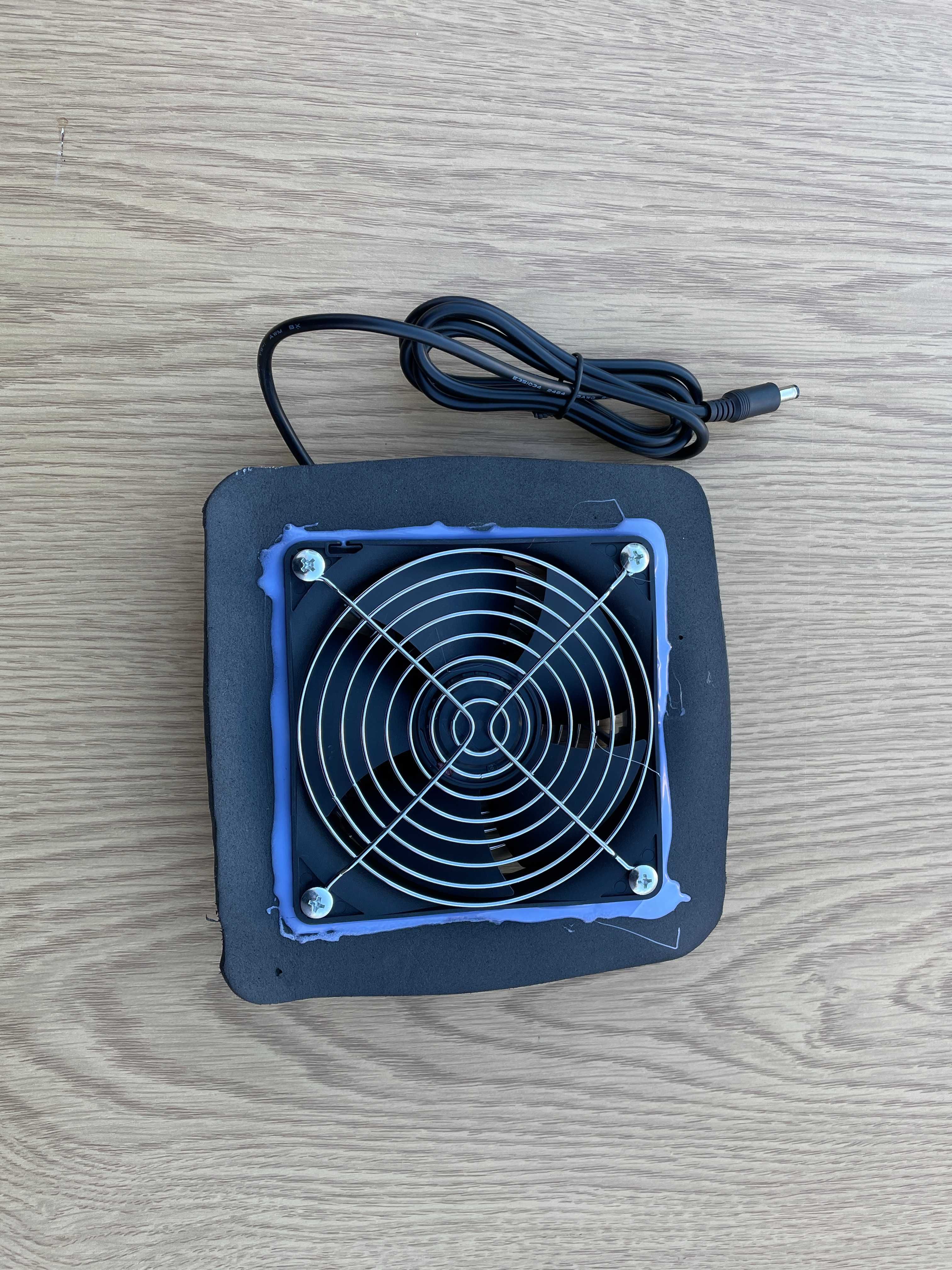 Wentylator 12V 120x120x38mm 5,2 A  65 watt do kostiumu misia polarnego