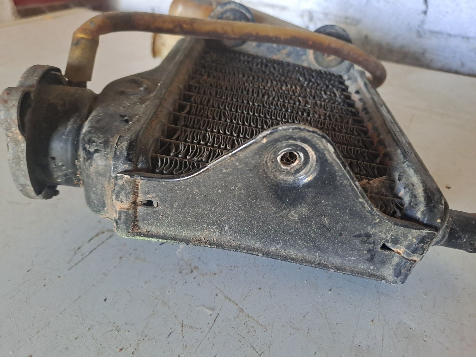 Radiador oriunda de uma Yamaha RZ50