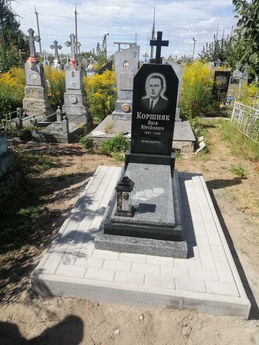 Виготовлення, встановлення, монтаж та демонтаж пам'ятників