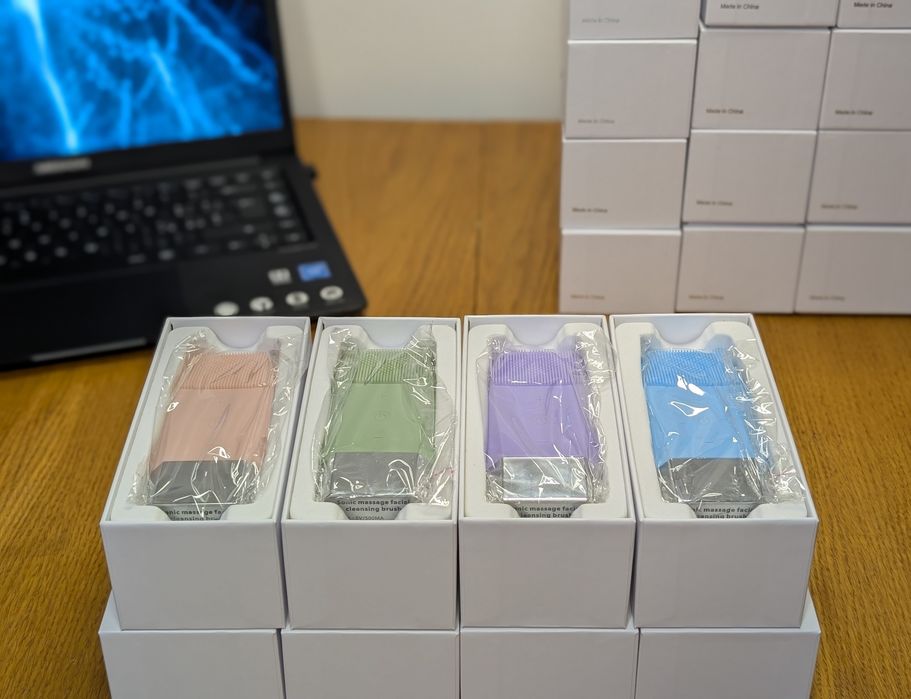 Массажёр-щётка для лица ВЛАГОЗАЩИЩЁННАЯ