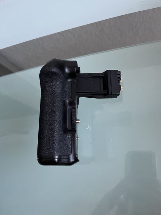 Фотоаппарат Canon 550d с портретником и китовым об-вом + кофр, бустер