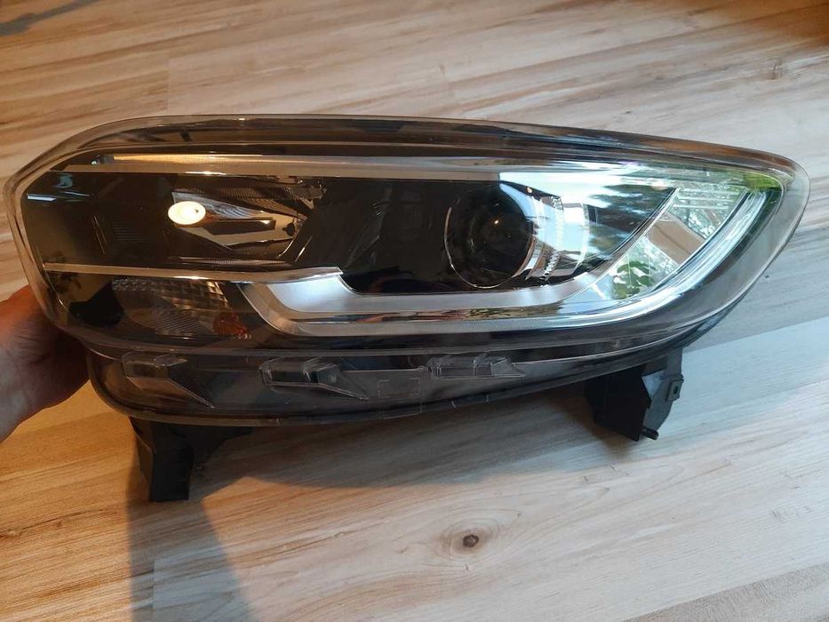 Reflektor lewy lampa lewa Renault Kadjar 15-22 Soczewka + LED Europa