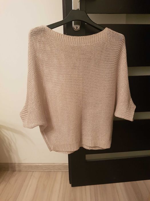 Beżowy sweterek nietoperz roz.36