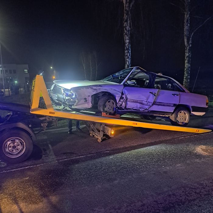 Laweta Pomoc Drogowa Holowanie Osobowe Dostawcze Transport Maszyn