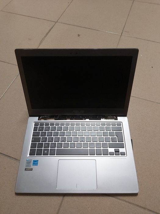 Portátil  Asus UX303 intel i5