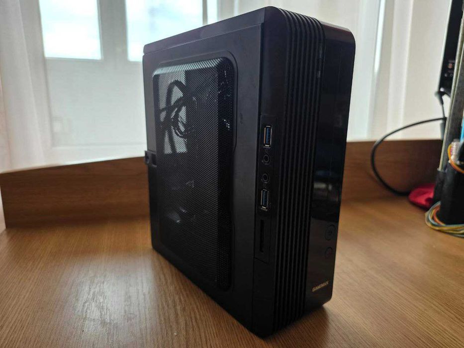 Продам корпус Mini-ITX GameMax ST-103-2U3 + блок живлення 300W