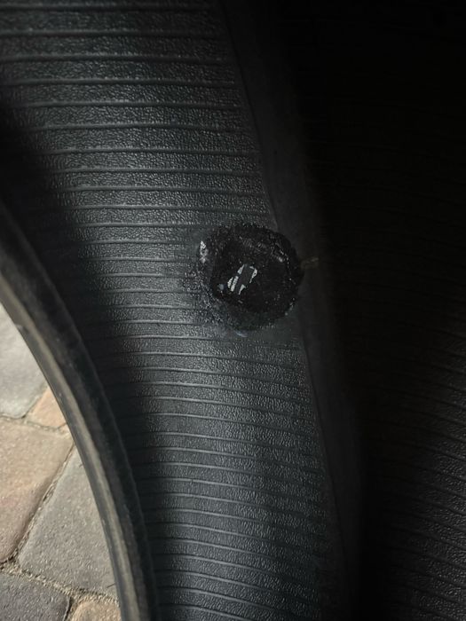Зимова гума dunlop 225/65 r17 майже нова