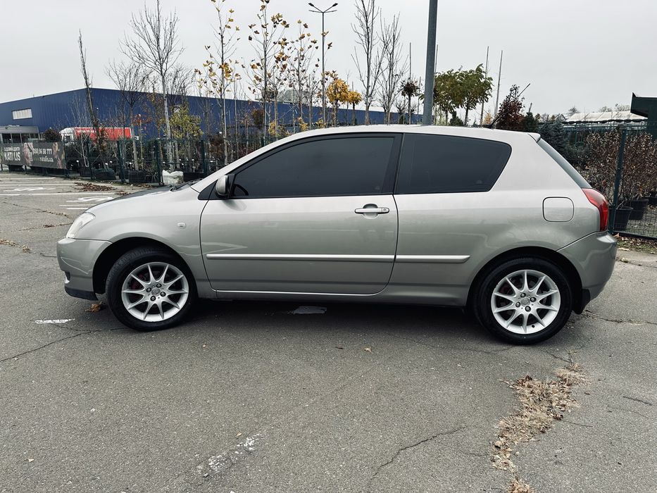 Toyota Corolla 1.8л 2003г