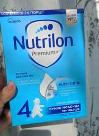 Суміш Nutrilon Premium+ 4