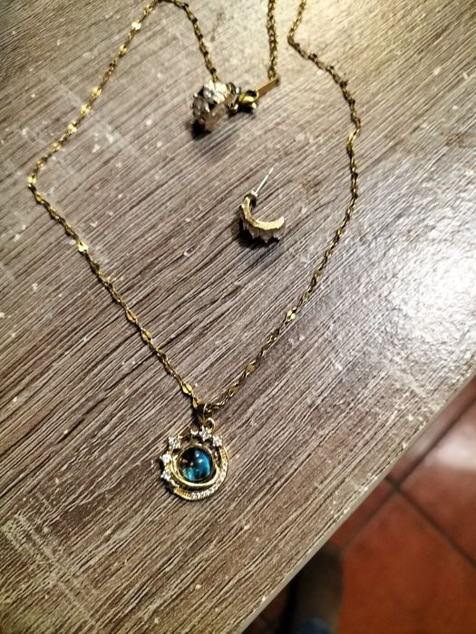 Conjunto de colar e brincos