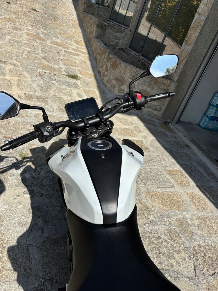 Honda CB125R – 2024 – 127 km – Como Nova