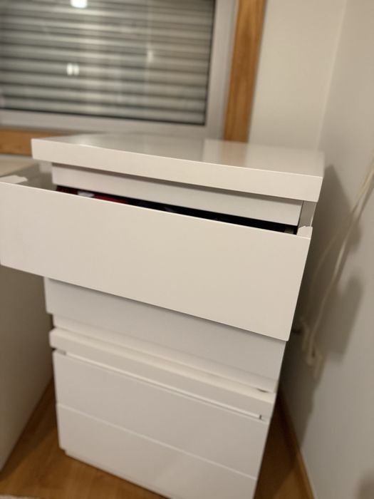 Conjunto de quarto JOM – 2 cómodas + 2 mesinhas de cabeceira lacadas