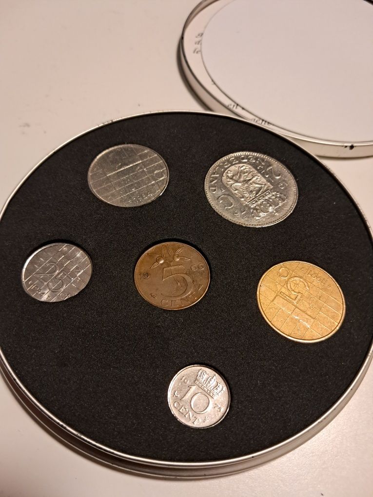 Монеты Нидерланды в футляре,  6 шт в наборе. Монети, монета