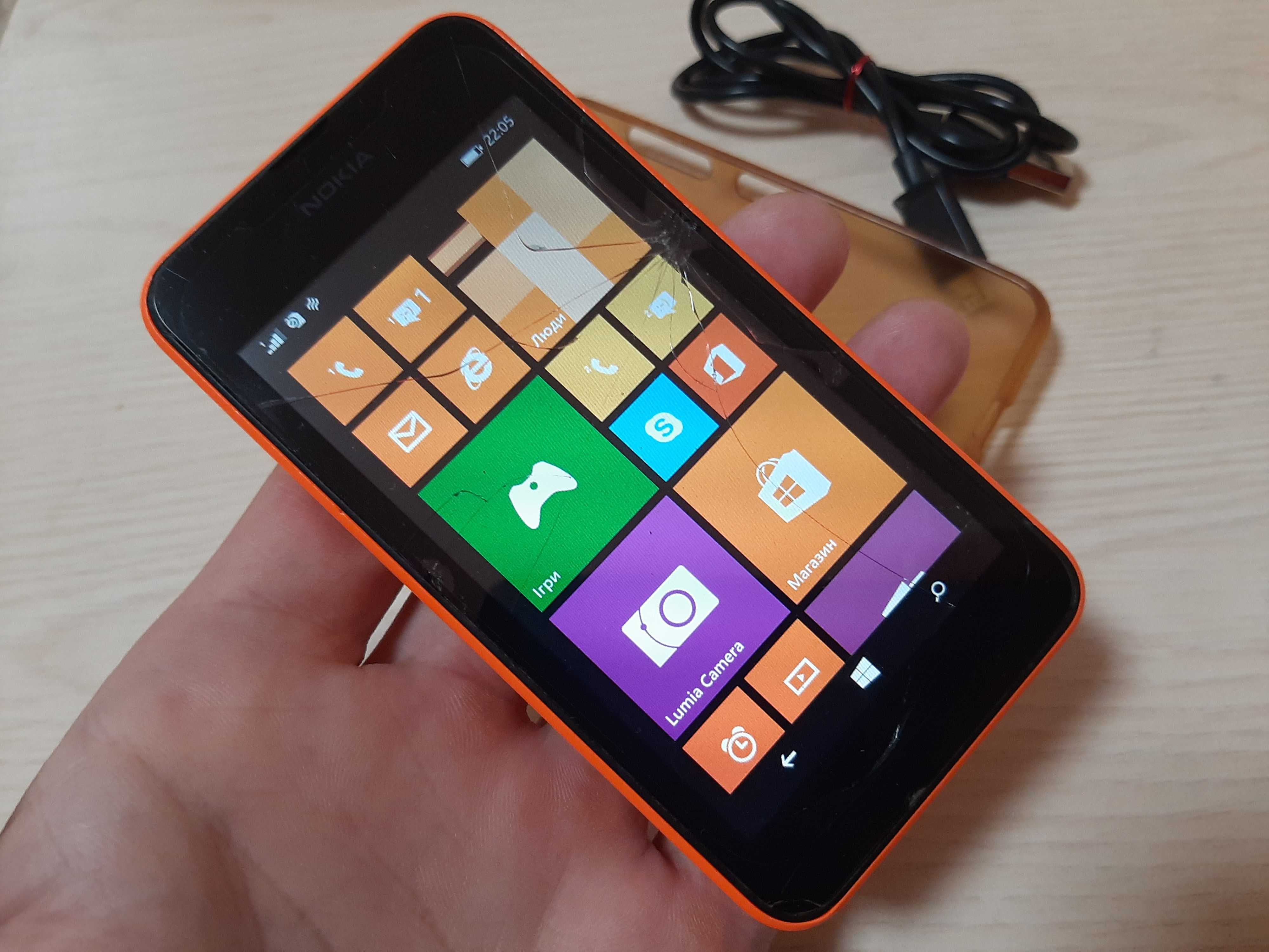Смартфон"Nokia Lumia 530"+чехол и шнур(рабочий)