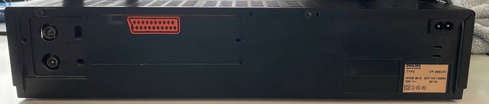 Leitor de cassetes VHS Philips VR6390