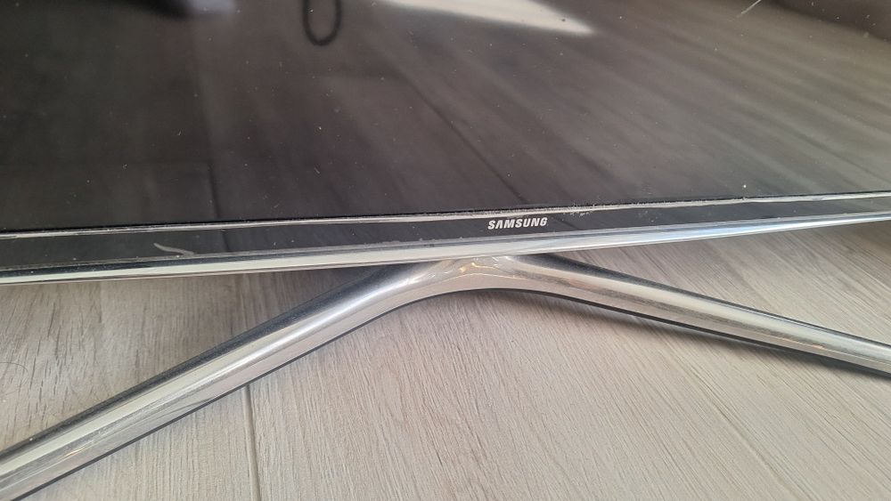 Samsung Smart TV 40" Full HD (Avariada)