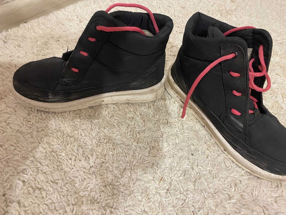 Угги , ботинки, сапоги на девочку зимние