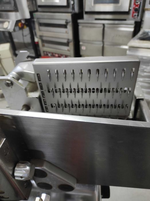 Слайсер автоматичний. Слайсер BIZERBA A330. Слайсер.