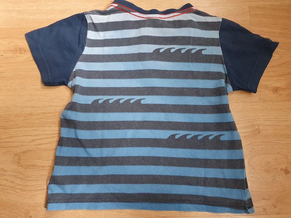 T-shirt z krótkim rękawem marki Whoopie (98-104cm)
Stan bardzo dobry m