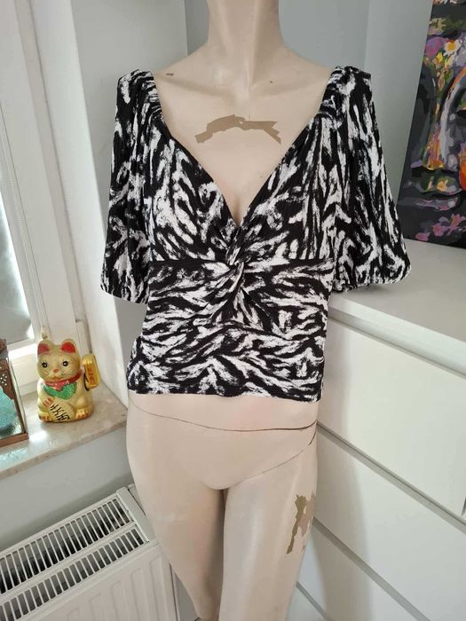 XL 42 czarna biała krótka bluzka crop top animal print zebra dekolt v