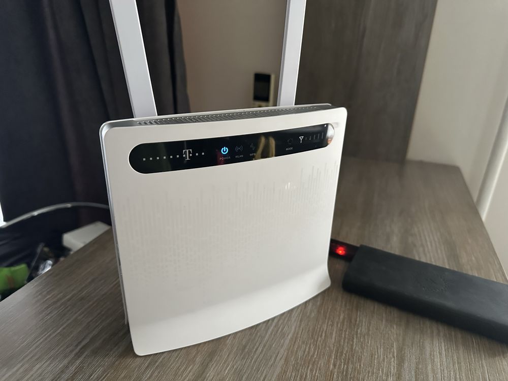 Huawei B593 Wifi LTE 3G router роутер, працює від павербанка + антенни
