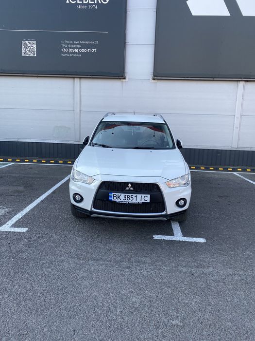 OUTIANDER XL 2010 2.2 автомат